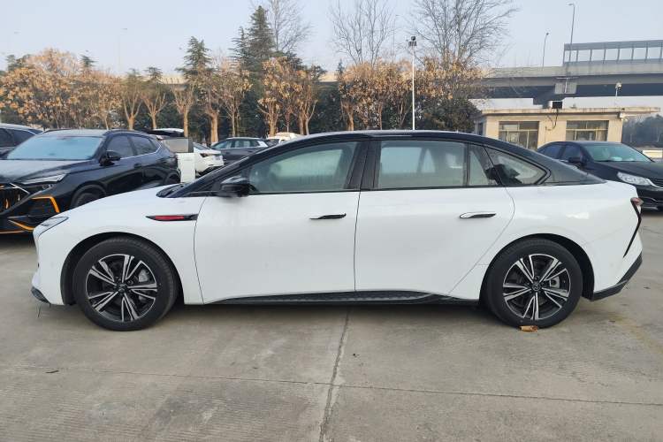 Used Hongqi EH7 2024 690 Pro
