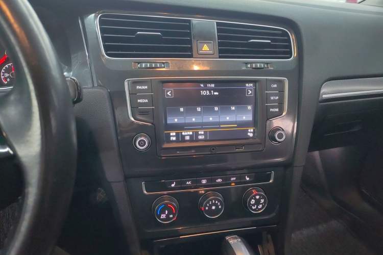 Used Volkswagen Golf 2017 230TSI Automatic Luxury Million-Vehicle Commemorative Edition
