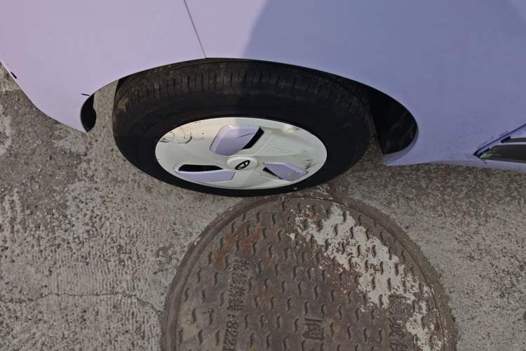 Used Chery QQ Ice Cream 2022 120km Conical Shape Lithium Iron Phosphate