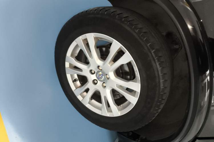 Used Volvo XC Classic 2014 T5 Luxury Edition
