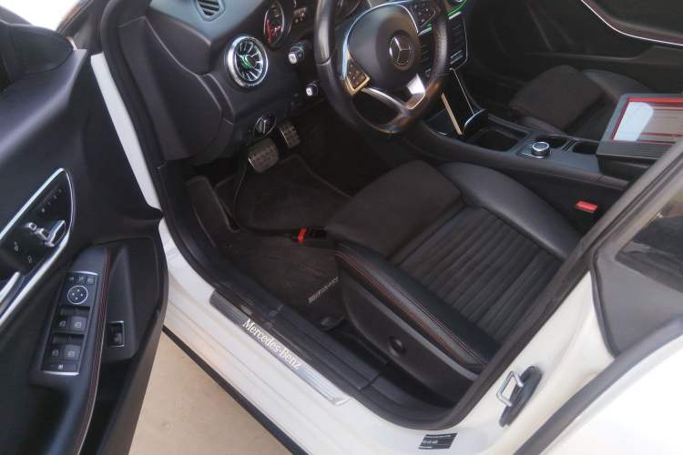 Used Mercedes-Benz CLA 2018 CLA 220 4MATIC
