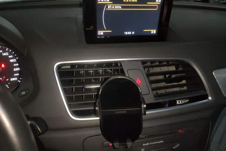 Used Audi Q3 2017 35 TFSI quattro all-wheel-drive sport model
