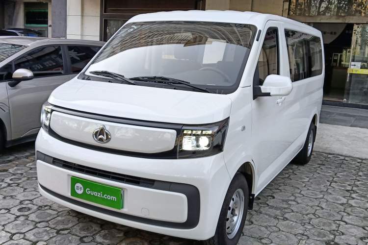 Used Chana Ruixing EM60 2025 Passenger Version Comfort Edition 6 Seats 300 km Range Side-Hinged Doors
