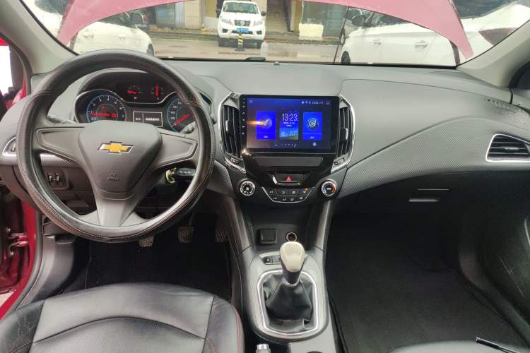 Used Chevrolet Cruze 2017 1.5L Manual Pioneer Edition