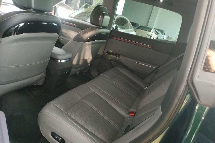 Used Zeekr 7X 2025 100 kWh Long-Range Rear-Wheel Drive with Intelligent Driving Features
