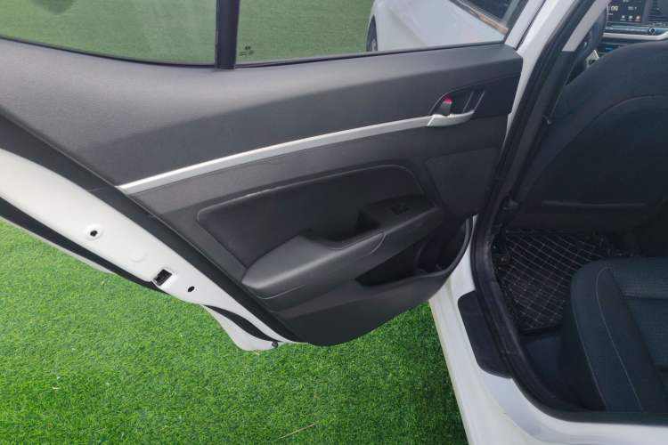 Used Hyundai Elantra 2016 1.6L Automatic ZhiXuan – Elite Version