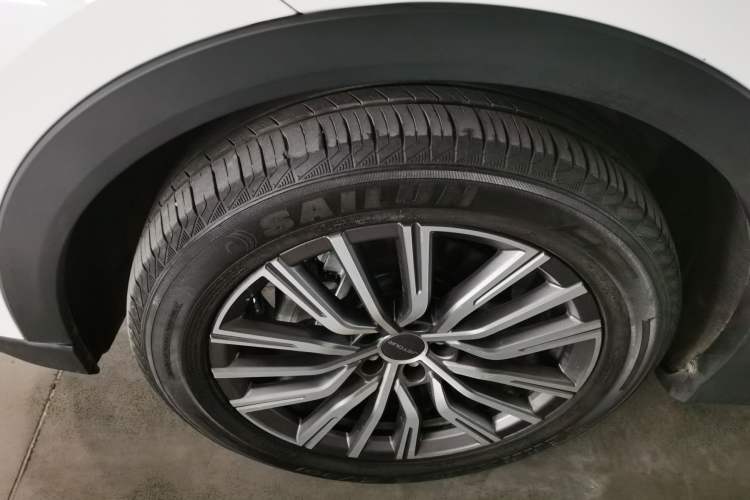 Used JETOUR X70 PLUS 2023 1.5T DCT Brave PLUS 5-Seater
