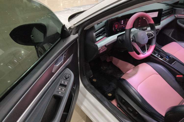 Used Volkswagen Lamando 2023 Lavida L 280TSI DSG Cool & Spicy Edition
