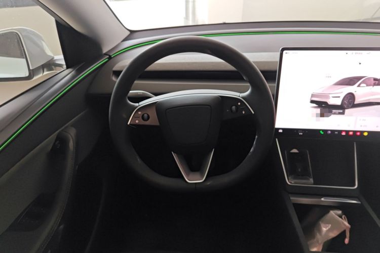 Used Tesla Model Y 2025 Rear-Wheel-Drive Version
