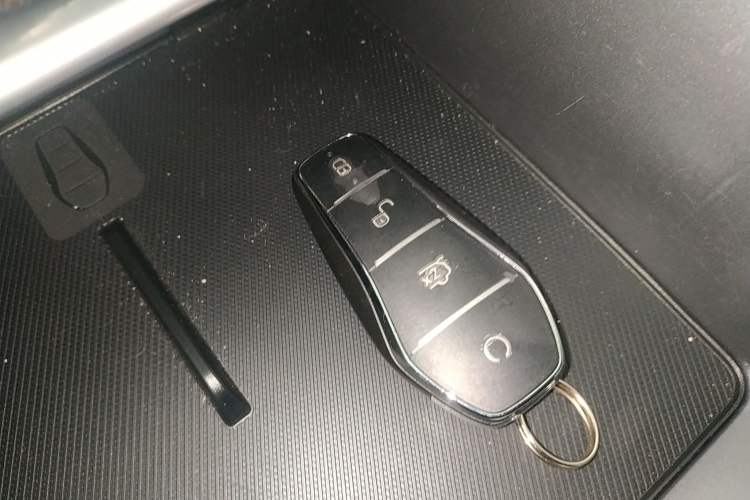 Used BYD Song PLUS New Energy 2024 HONOR Edition DM-i 110km Flagship PLUS
