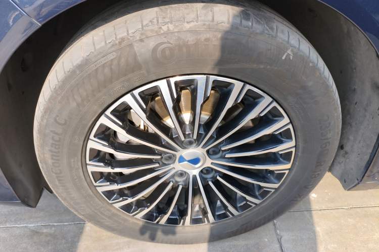 Used Denza D9 2022 DM-i 970 Four-Wheel Drive Flagship Model
