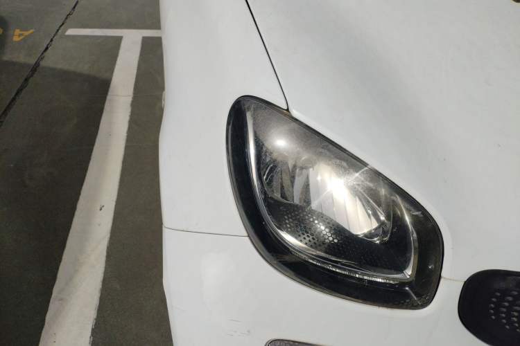 Used  fortwo 2015 1.0L 52 kW hardtop Dynamic version
