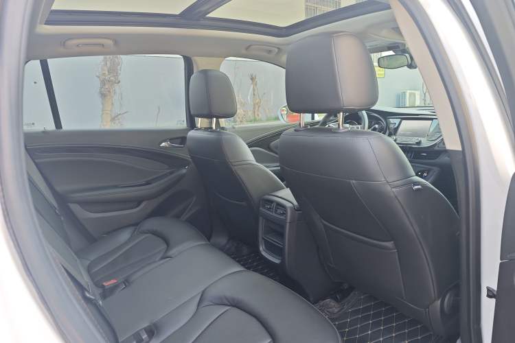 Used Buick Envision 2018 20T Two-Wheel-Drive Elite Model
