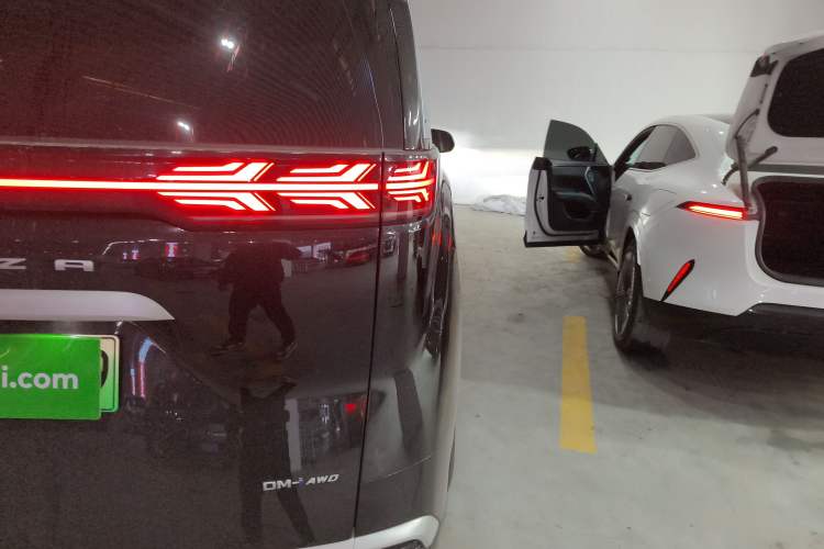 Used Denza D9 2024 DM-i 980 Four-Wheel Drive Flagship Model