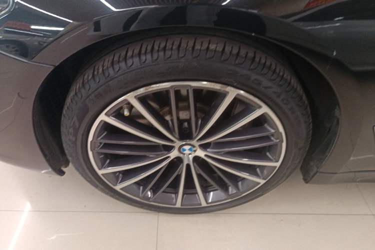 Used BMW 5 Series 2020 530Li Leading Model M Sport Package