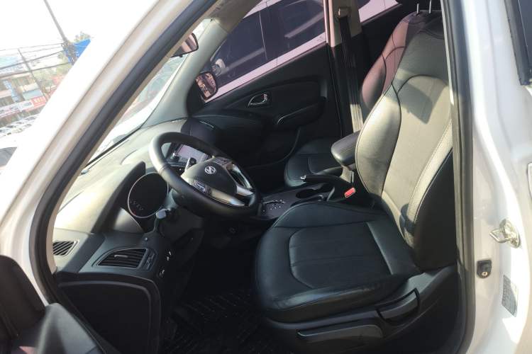 Used Hyundai ix35 2013 2.0L Automatic Two-Wheel Drive Smart GLS China V Standard
