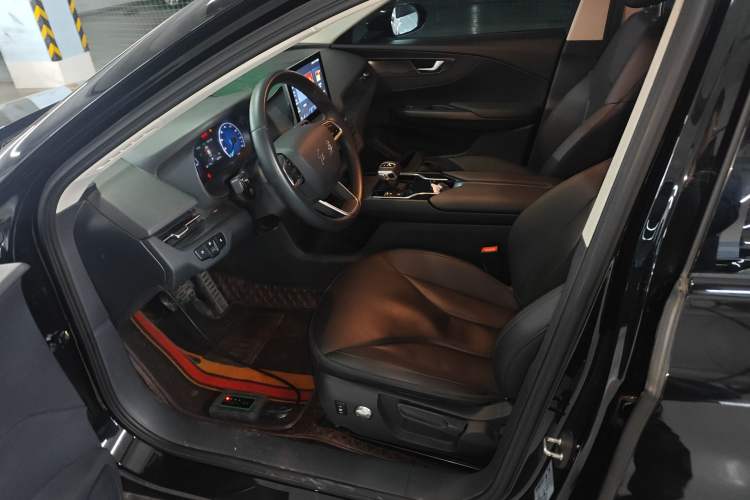 Used Hongqi E-QM5 2024 450km Range Commuter Version