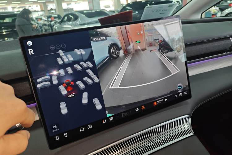 Used XPeng X9 2024 702 Ultra-Long Range Max
