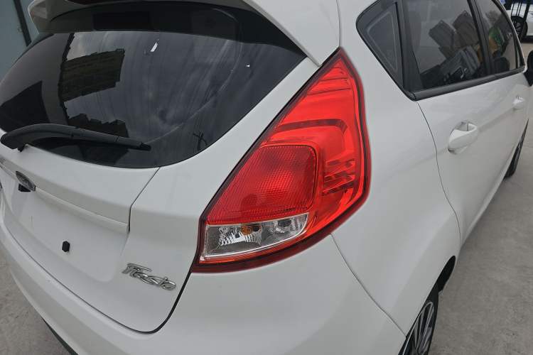 Used Ford Fiesta 2013 Hatchback 1.5L Manual Fashion Edition