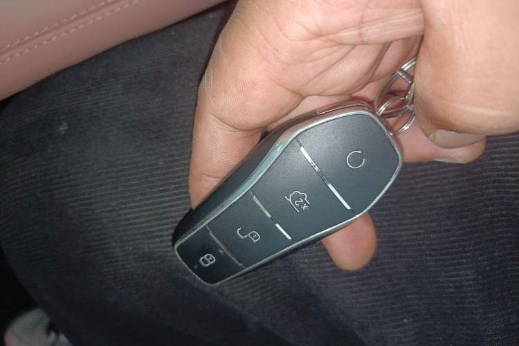 Used BYD Song L EV 2024 662 km Excellence Version
