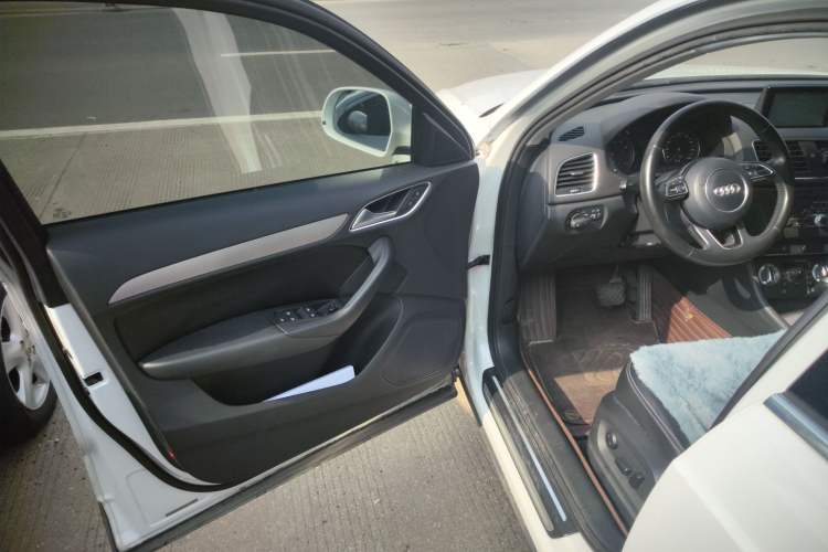 Used Audi Q3 2015 30 TFSI Ambition Edition
