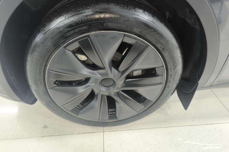 Used Tesla Model Y 2024 Rear-Wheel-Drive Version