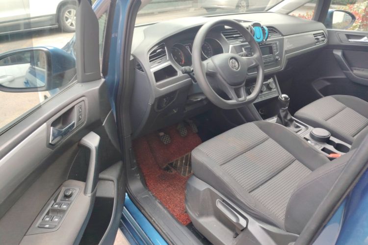 Used Volkswagen Touran 2016 Volkswagen Touran L 280TSI Manual Trend Edition
