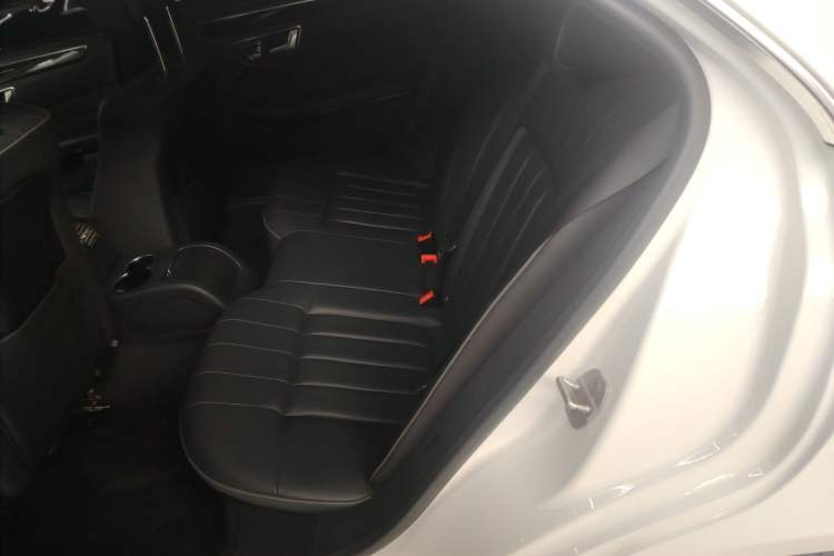 Used Mercedes-Benz E-Class 2015 Facelift E 200 L Sport Edition
