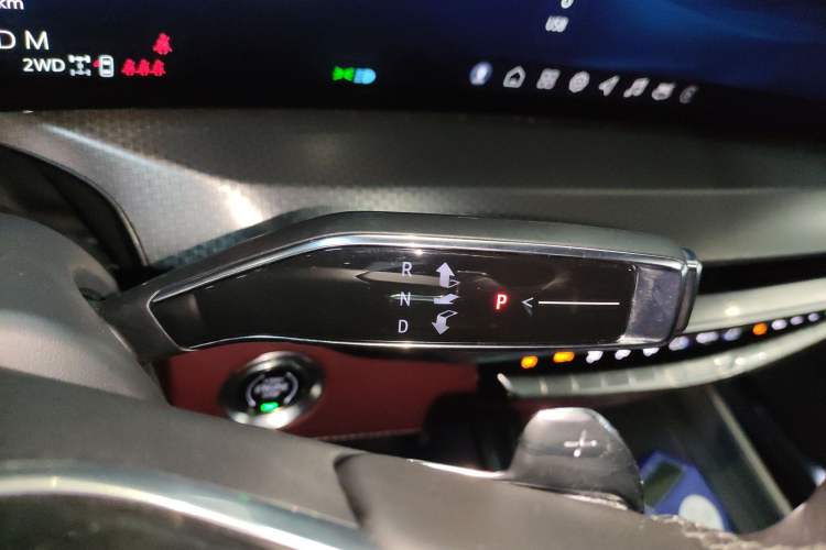 Used Cadillac XT5 2025 2.0T Platinum Edition
