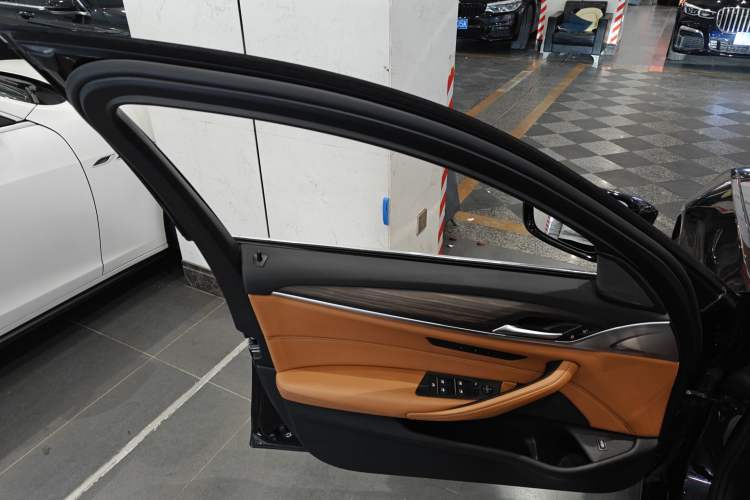 Used BMW 5 Series 2018 530Li xDrive Luxury Package
