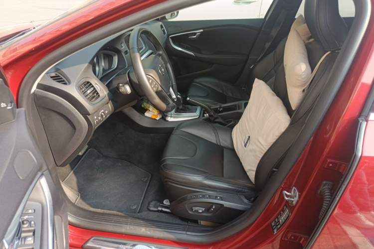 Used Volvo V40 2017 T3 Zhiya Edition