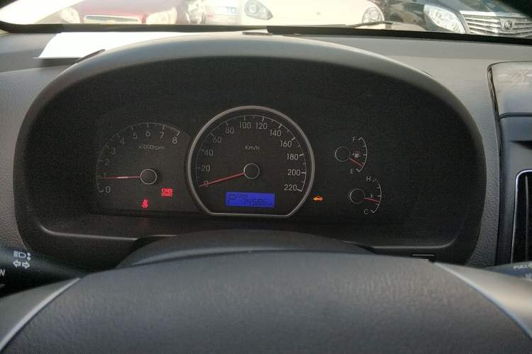 Used Hyundai Celesta 2015 1.6L Automatic Comfort Model
