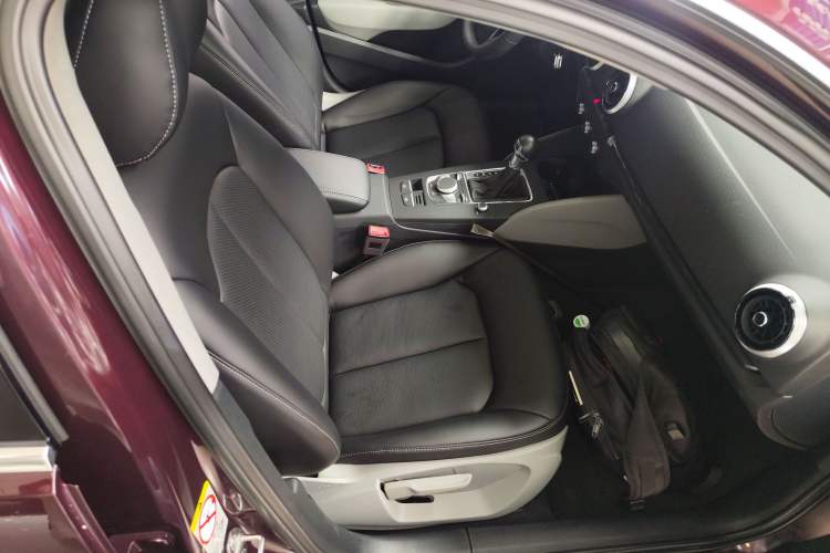 Used Audi A3 2017 Sportback 35 TFSI Fashion Model
