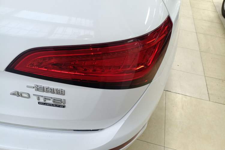 Used Audi Q5 2018 Collector's Edition 40 TFSI Ambition Model
