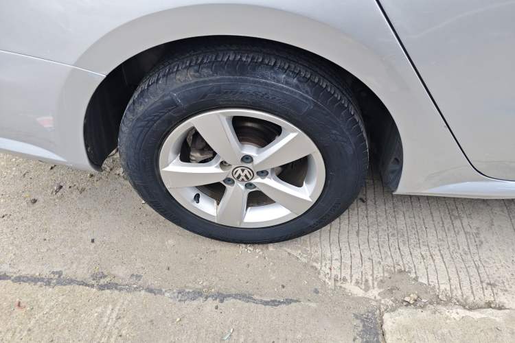 Used Volkswagen Lavida 2013 Revised Classic 1.6L Automatic Fashion Edition