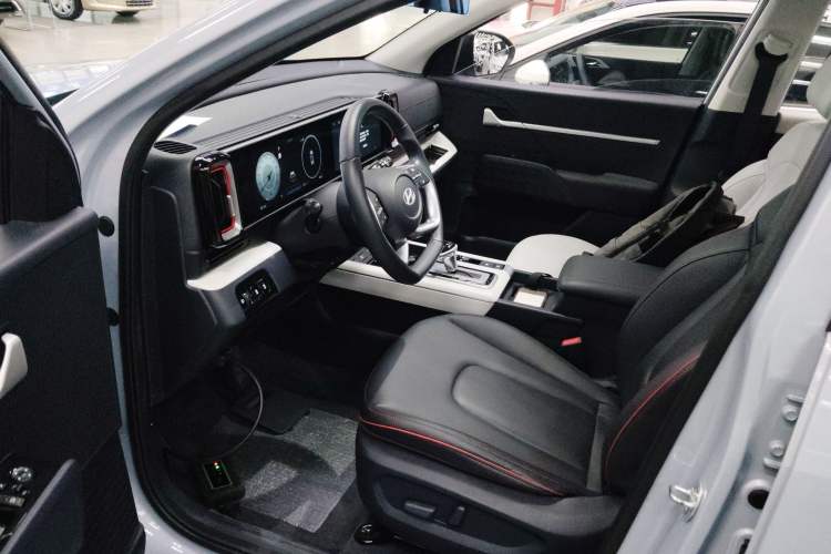 Used Hyundai ix35 2023 Musso 2.0L Flagship Edition TOP
