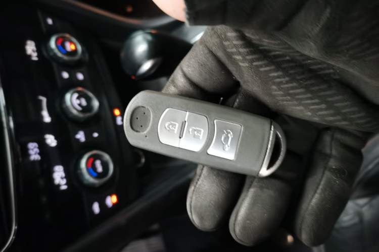 Used Mazda Atenza 2015 2.5L Blue Sky Sport Edition
