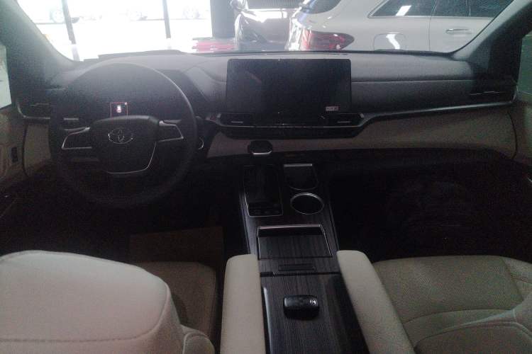 Used Toyota Granvia 2024 2.5L Hybrid Prestige ULTRA Edition