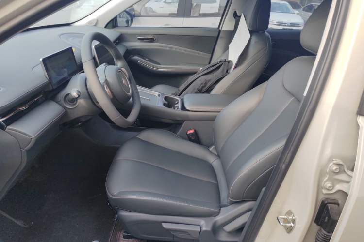 Used Baojun Baojun E6 
