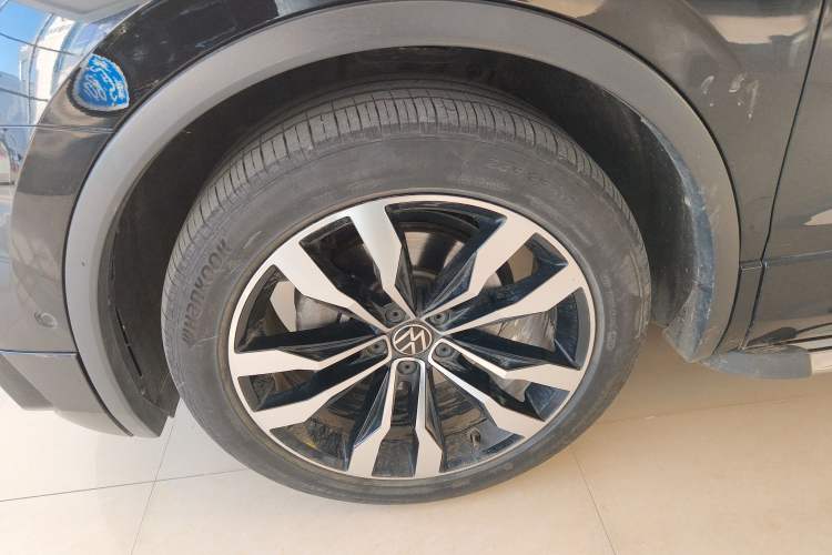 Used Volkswagen Tiguan L 2021 330TSI Automatic Two-Wheel Drive R-Line Enhanced Edition
