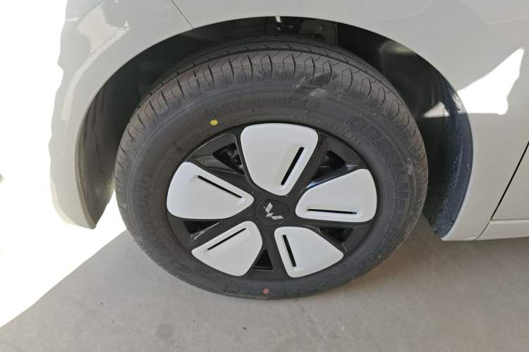 Used Wuling Hongguang MINIEV 2025 Four-Door Version Advanced Edition
