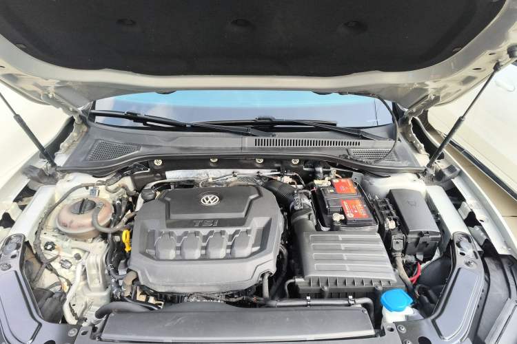 Used Volkswagen Passat 2019 330TSI Luxury Edition China VI Standard
