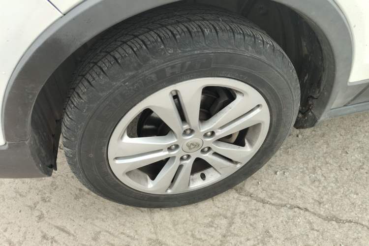 Used Oshan CX70 2016 1.6L manual luxury version
