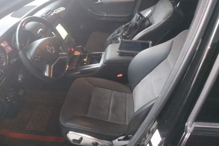 Used Mercedes-Benz R-Class 2014 R 320 4MATIC Business Model