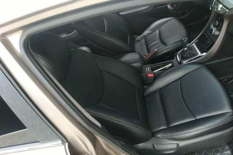 Used Hyundai Elantra 2015 1.6L Manual Leading Model
