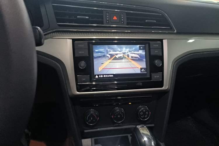 Used Volkswagen Lamando 2019 230TSI DSG Fashion Edition China VI
