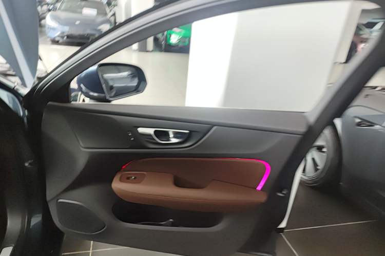 Used Volvo S60 New Energy 2022 T8 eDrive Hybrid All-Wheel Drive Smart Luxury Edition
