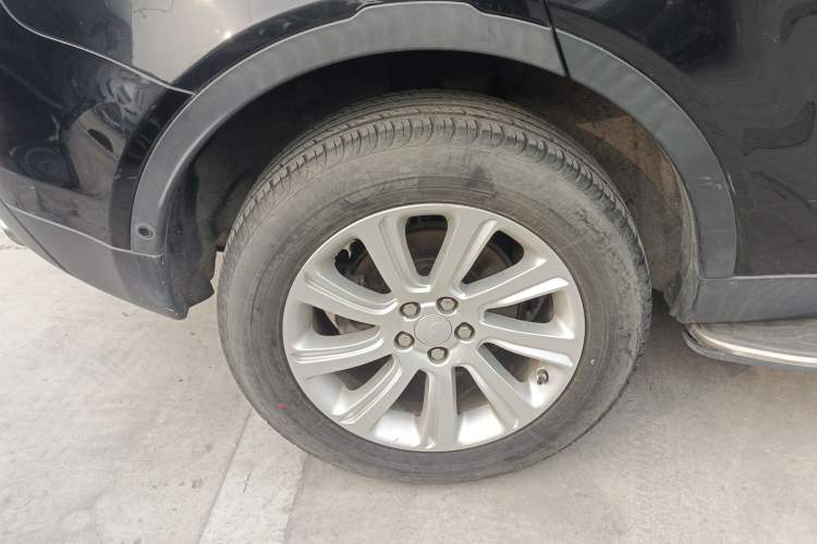 Used Land Rover Discovery Sport 2018 240 PS SE Version