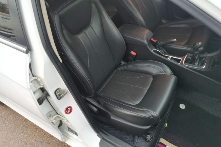 Used Geely Auto Emgrand 2017 Sedan Million Edition 1.5L Manual - Upward Version