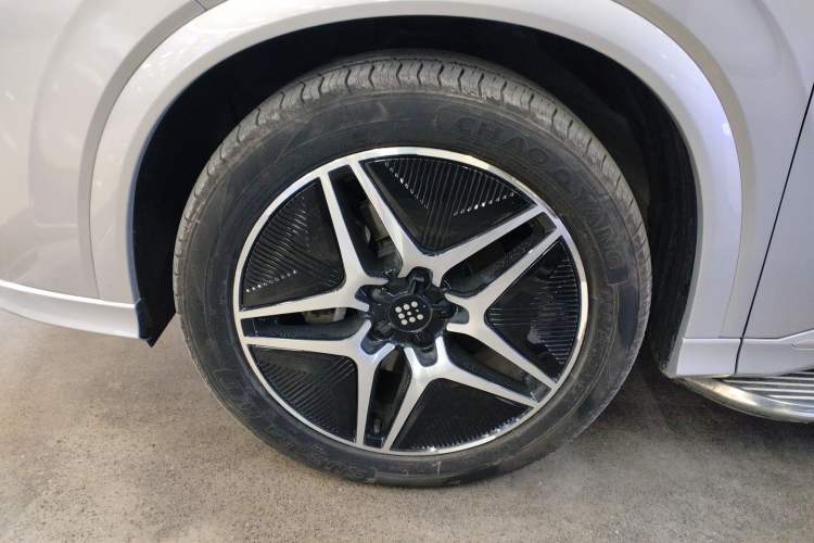 Used  E5 2023 1.5L DE-i 100KM Zhenxiang Edition 7-Seater